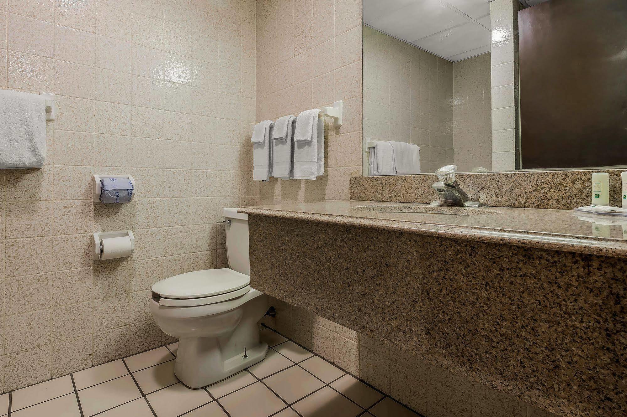 Hotel Quality & Vestal Binghamton